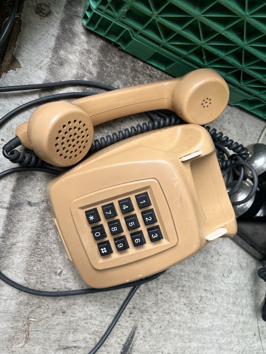 Telefone: 2 Vintage Antike Telefone  – Gebraucht aus Bern von fotolog111 4