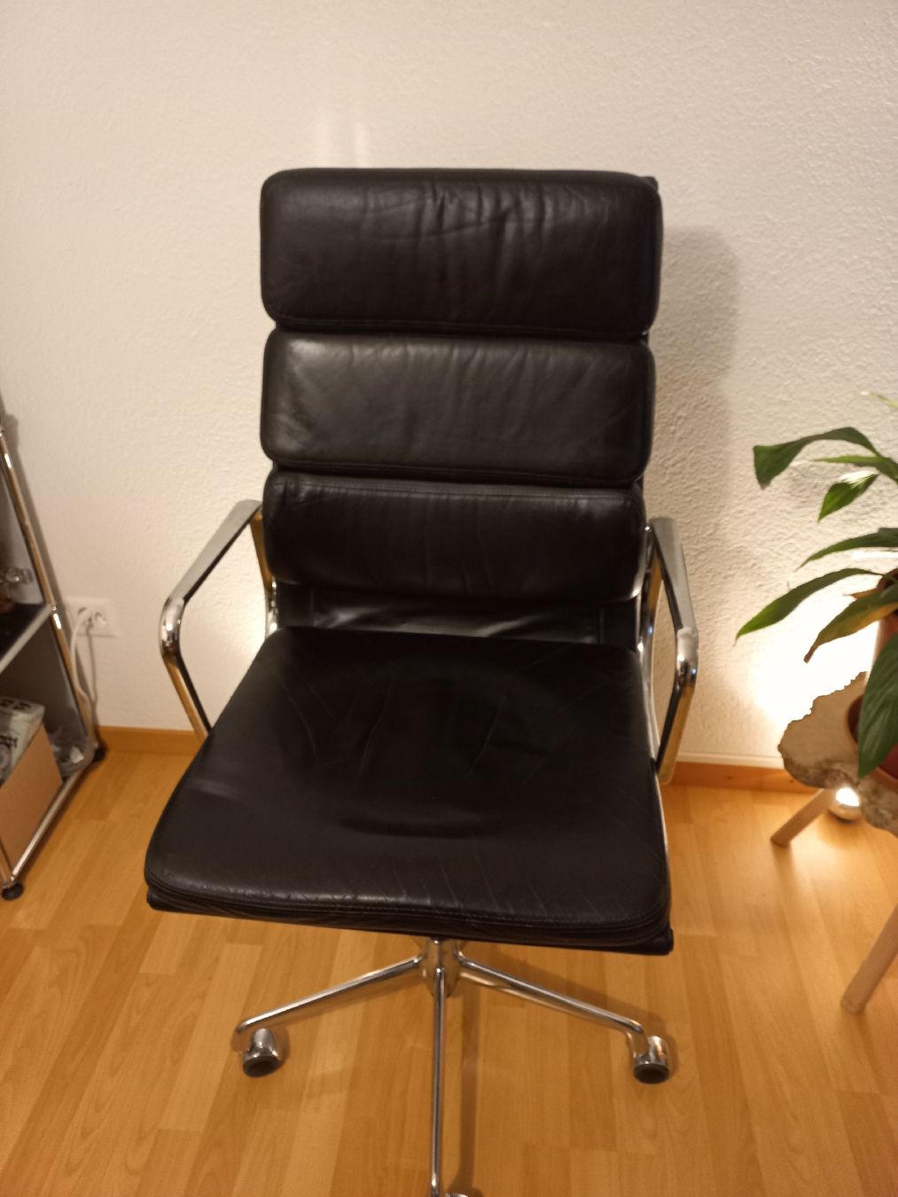 Vitra Sedie: Vintage Vitra Eams EA 219 – Usato da Rickenbach ZH venduto da nube68