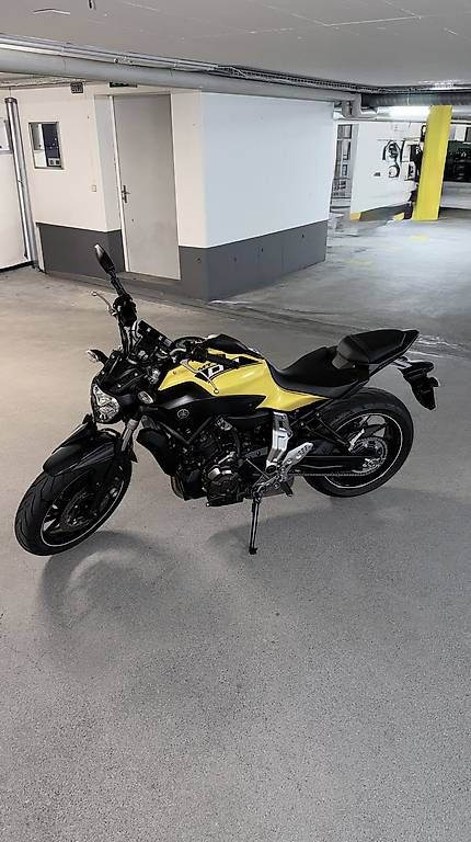 Yamaha Strada: YAMAHA MT07 | TOP | HURRIC | Topcase | Windshield – Usato da Volketswil venduto da Kokosnuss300 3