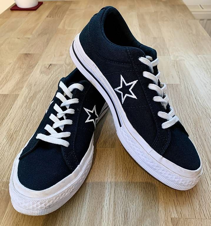 Converse Scarpe da donna: Converse One Star OX Sneaker Schwarz UK5 – Usato da Laufen venduto da Sina888