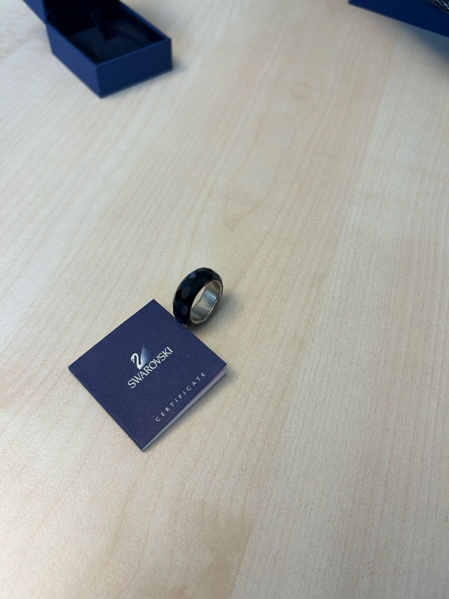Swarovski Ringe: Swarovski Ring schwarz – Neu (gemäss Beschreibung) aus Zuchwil von celixne 4