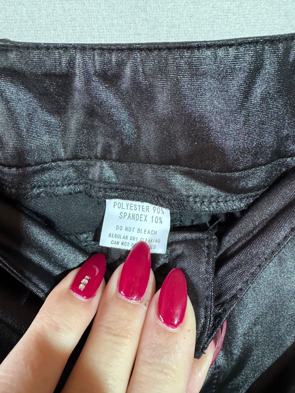 Pantaloni: Schöne glänzende Hose Gr L – Usato da Grosswangen venduto da SALE_SALE_SALE 1