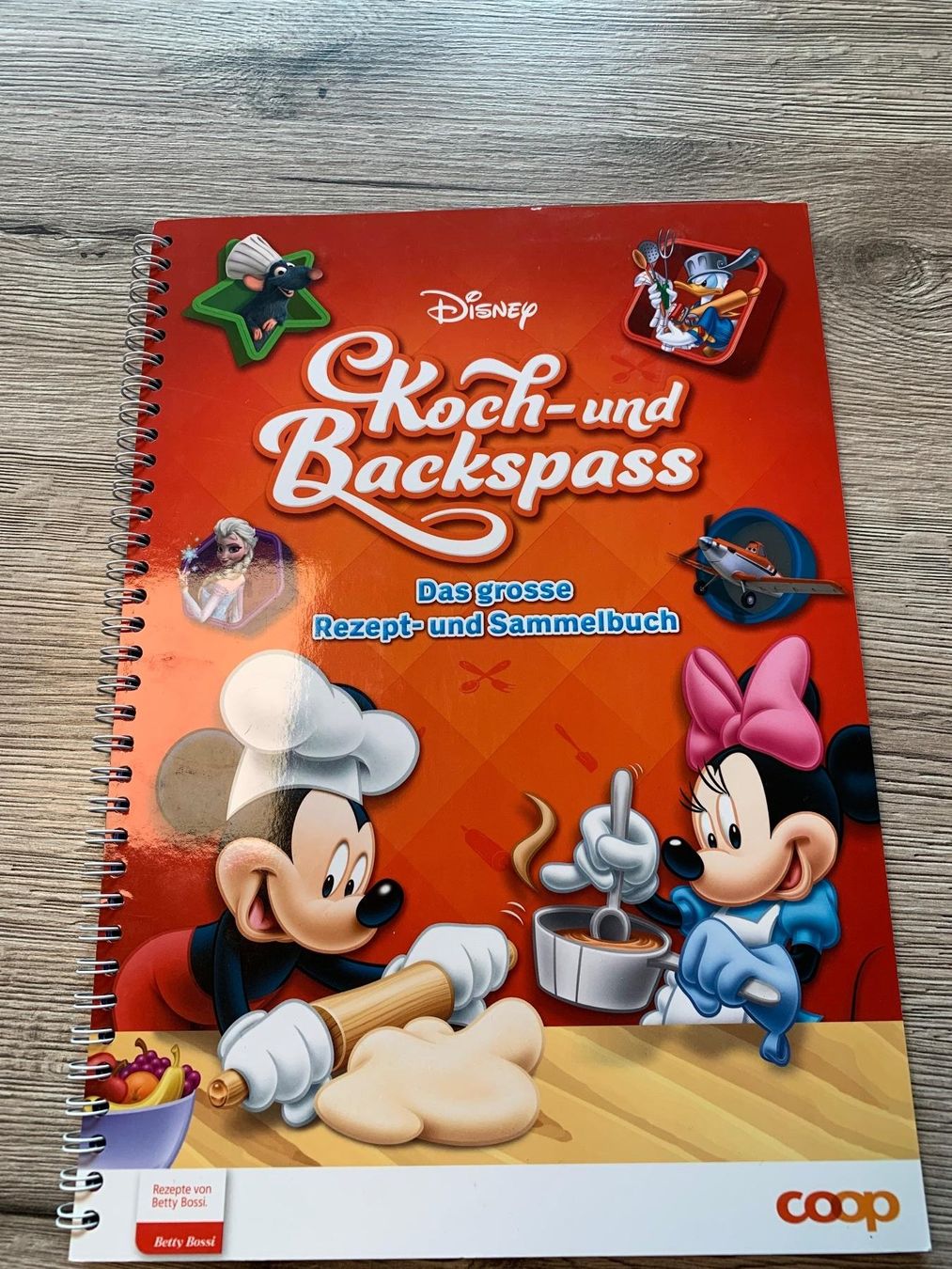 Coop Alben: Disney Kochen und Backspass Sammelbuch – Gebraucht aus Langenthal von Brunnbach