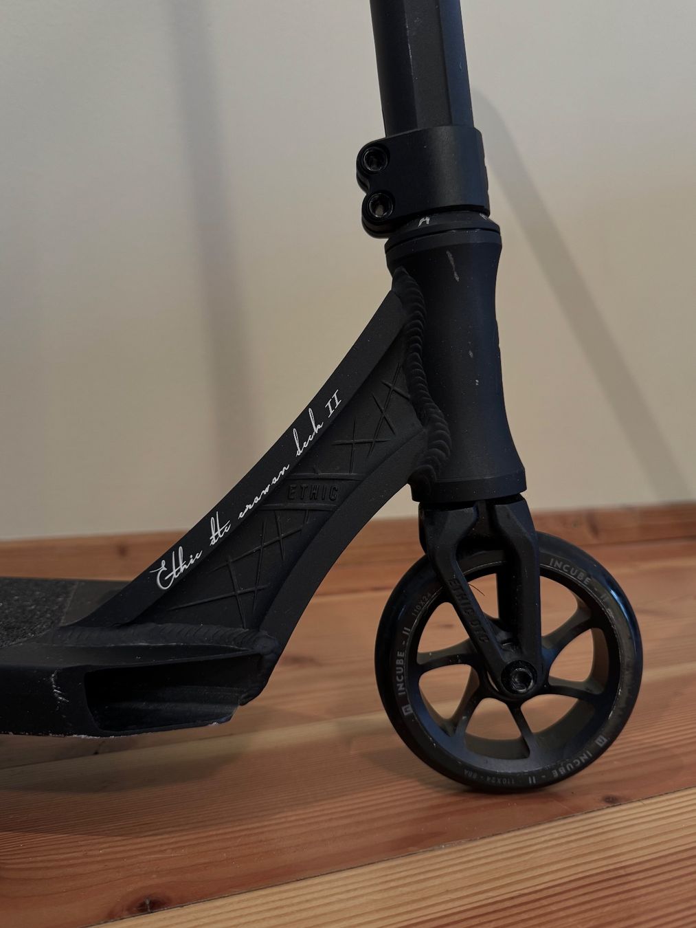 Kickboard: ETHIC Erawan V2 Stunt Kickboard SCOOTER 85cm Trotti – D'occasion à Rütihof par Nullvier 2