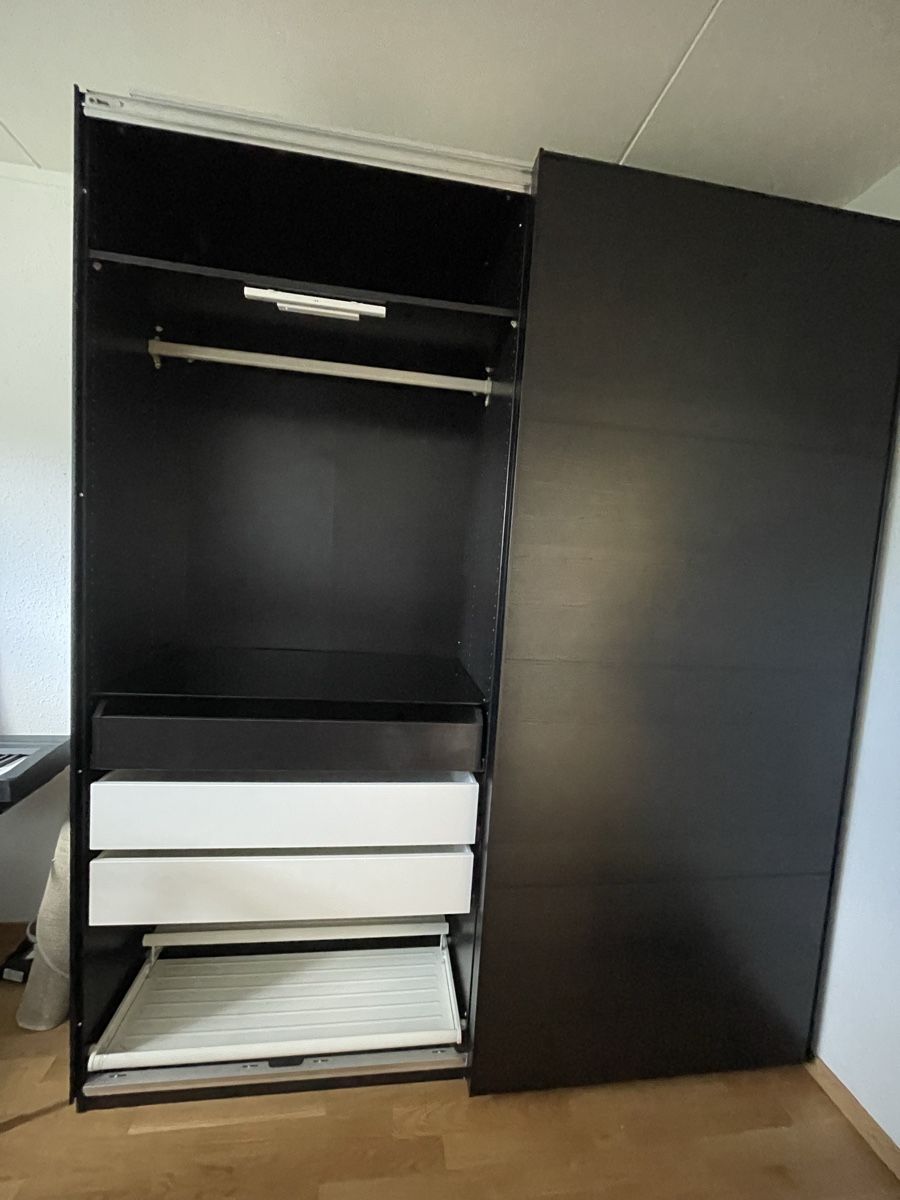Ikea Armadi: Armoire IKEA PAX/MEHAMN noire – Usato da Meyrin venduto da jul_w7p9 2