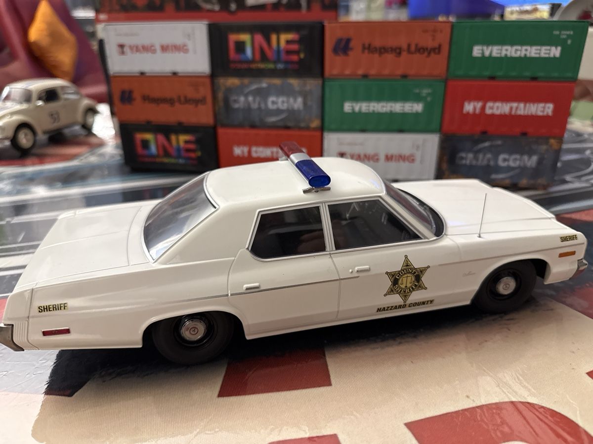 Dodge Modellini d'auto: Dodge Sheriff Hazzard County weiss Polizeiauto – Usato da Basel venduto da Zomeg 7