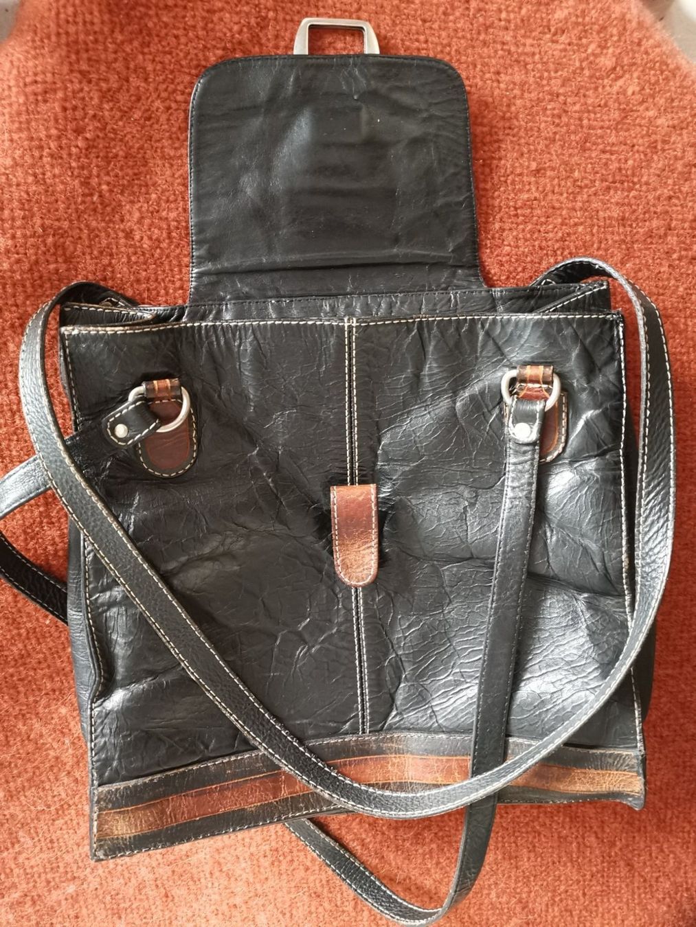 Borse da donna: Sac de dame en cuir noir-brun – Usato da Courtepin venduto da Marisou2 4