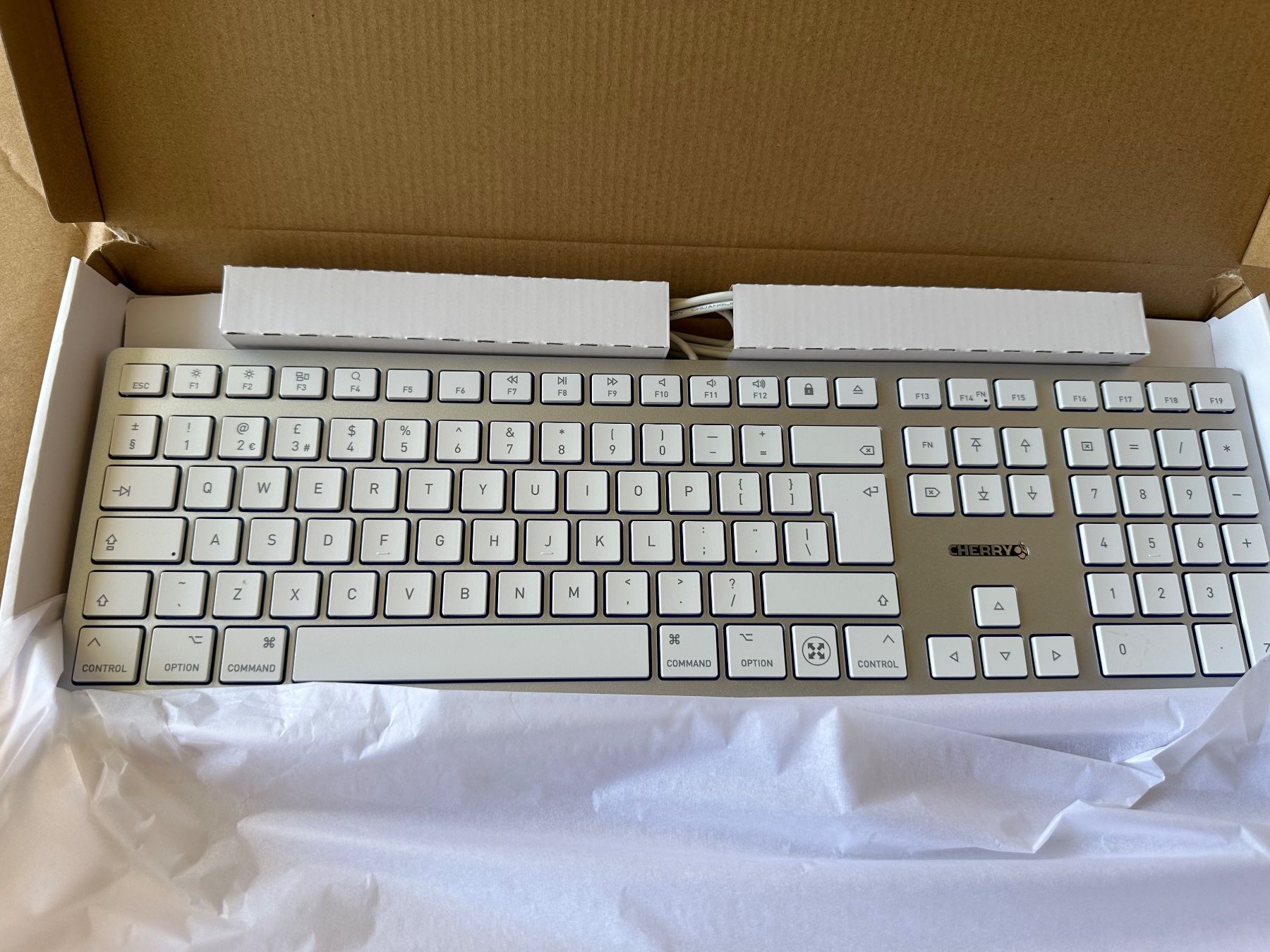 Tastaturen: neue Cherry KC 6000C For MAC -Tastatur – Neu und originalverpackt aus Necker von liq24 2