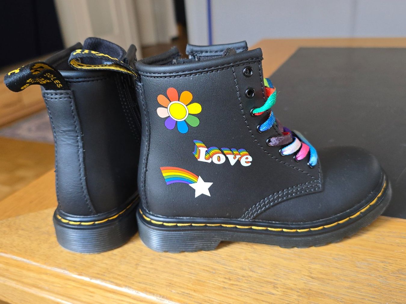 Dr. Martens Scarpe per ragazze: Doc martens schuhe EU 25 kinder – Nuovo (secondo la descrizione) da Wallisellen venduto da theblacksheep 1