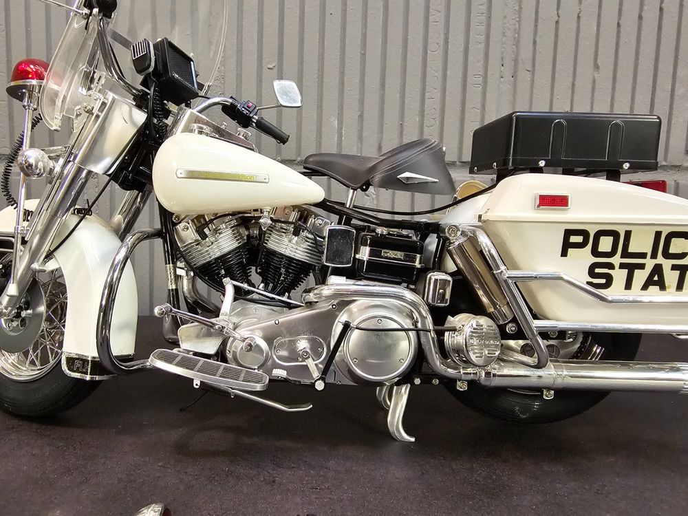 Maquette Tamiya 1/6 – Moto Harley Davidson FLH 1200 Police State (Montée, Pièces Manquantes)