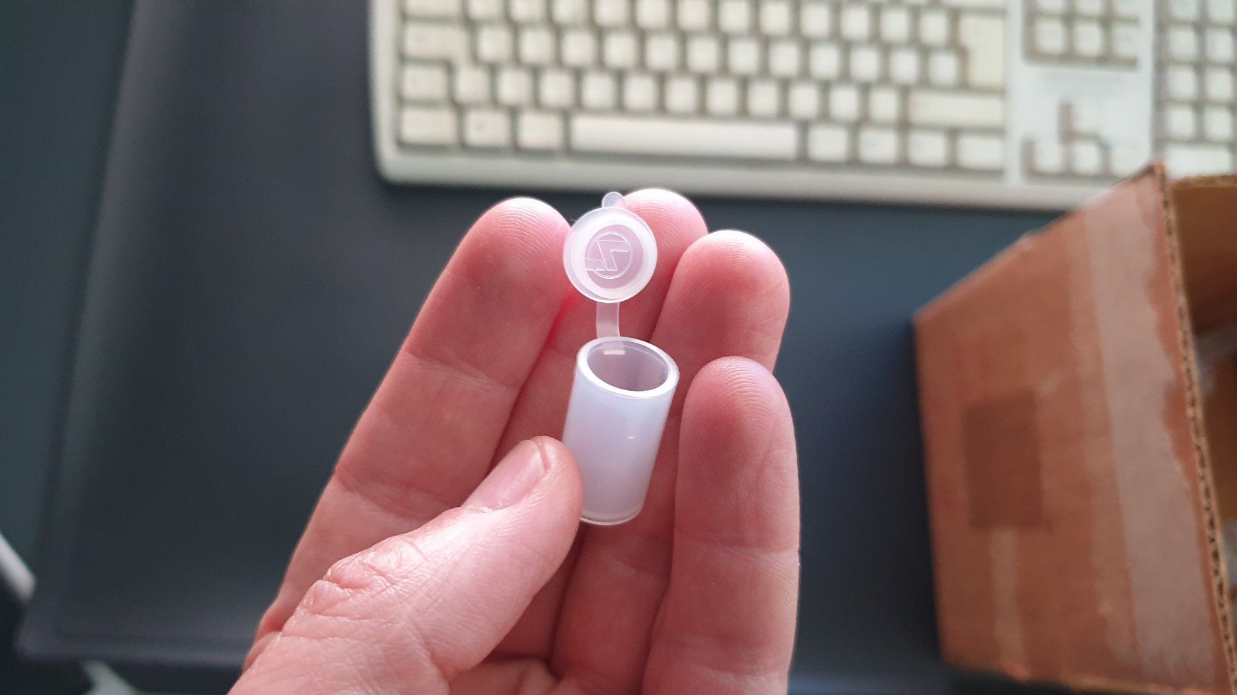 Tutte le decorazioni: Plastikhülsen (60 Stück) – Nuovo (secondo la descrizione) da Stäfa venduto da Supertramp73 1