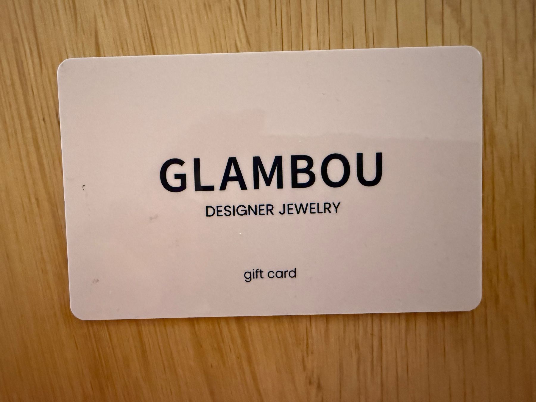Buoni: Glambou Geschenkgutschein Fr. 35.- – Usato da Basel venduto da Rouge.
