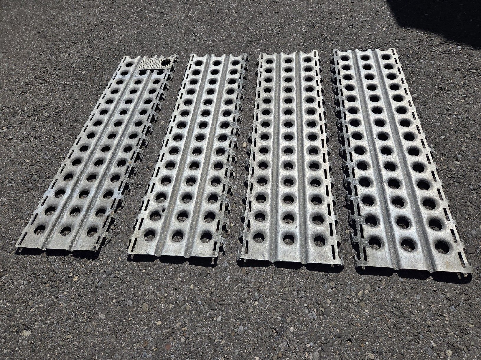 Sonstiges Fahrzeugzubehör: Sandbleche, Aluminium 4 Stk. – Gebraucht aus Villmergen von schluessel65 2
