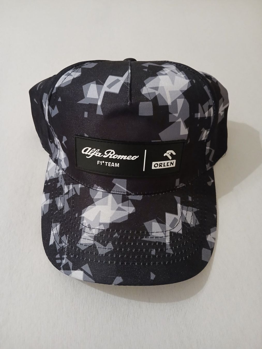 Alfa Romeo Copricapi, berretti & cappellini: Baseball-Cap; Alfa Romeo Formel 1 Team – Nuovo (secondo la descrizione) da Aarburg venduto da Hktm