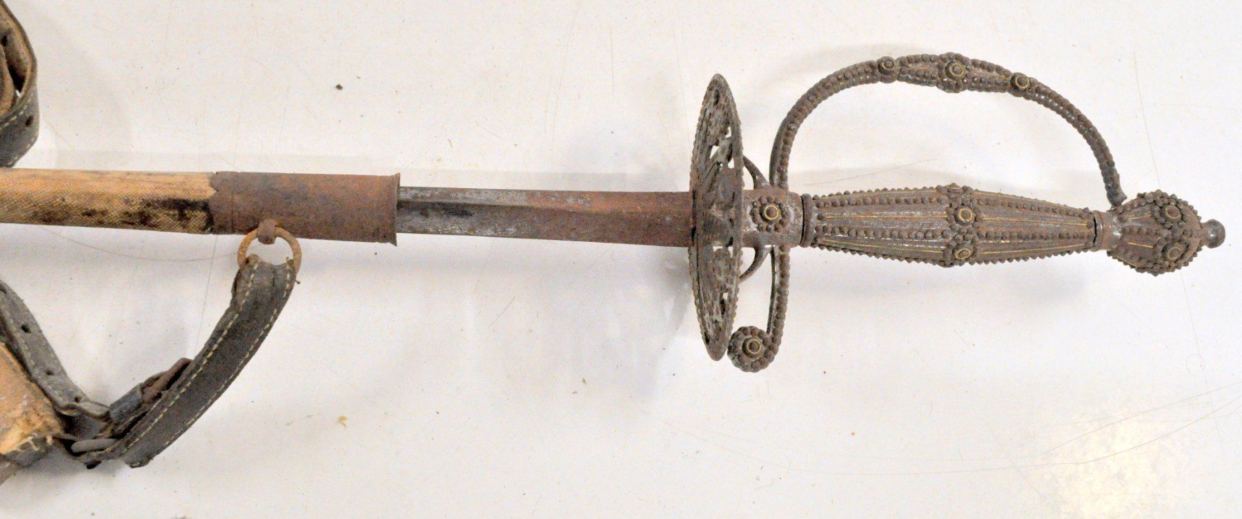 Altre raccolte & rarità: Ancienne épée – Usato da Neuchâtel venduto da Neuchatel 3