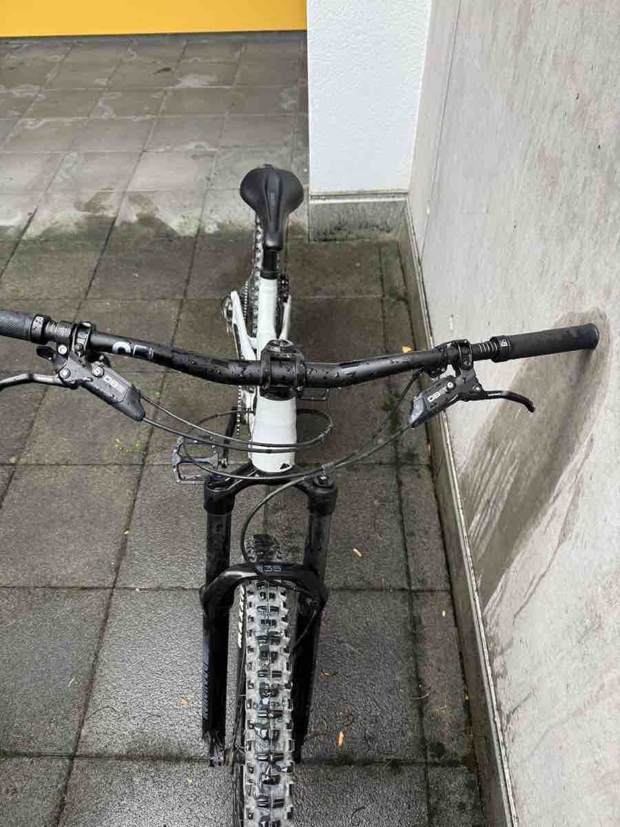 Canyon Biciclette: Canyon Spectral 5 Grösse M – Usato da Zürich venduto da cwaldvogel 5