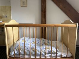 Kinderbett aus Holz