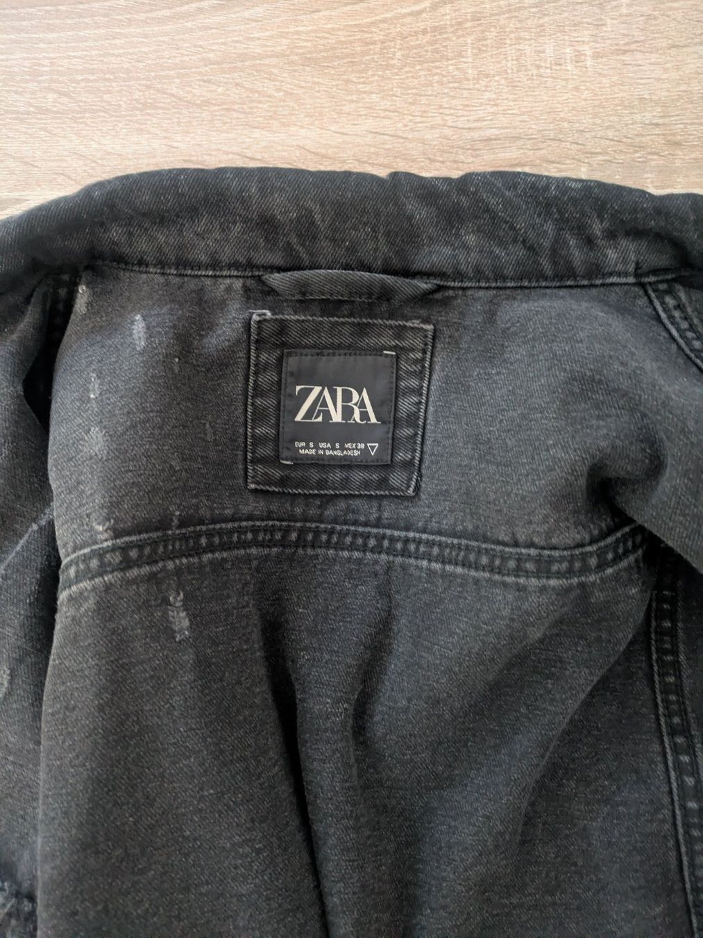 Zara Jacken: Zara Black Denim Jacket Graphic Print Size S – Gebraucht aus Losone von AlpineLayer 3