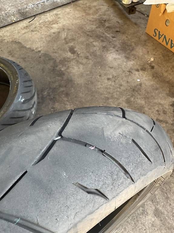 Altro in Scrittura & Disegno: Gomme moto  – Usato da Bosco Luganese venduto da Olix2020 2