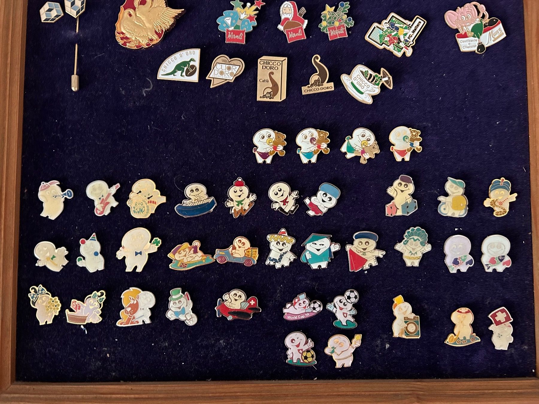 Alben: Sammlung Pins 80er/90er Jahre – Gebraucht aus Emmen von Carbru 3