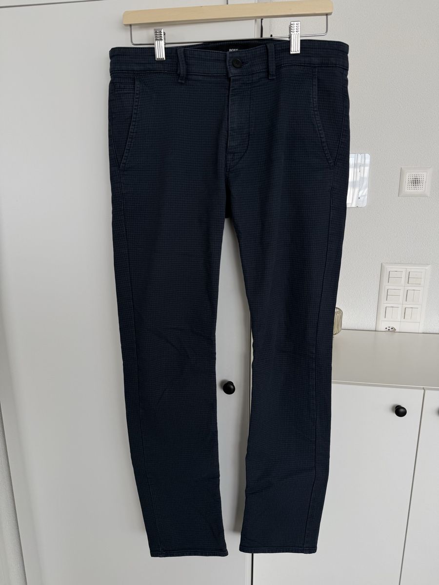 Hugo Boss Pantaloni: Hugo Boss Chino Slim Fit mit Muster – Nuovo (secondo la descrizione) da Zürich venduto da mel_87ct 1