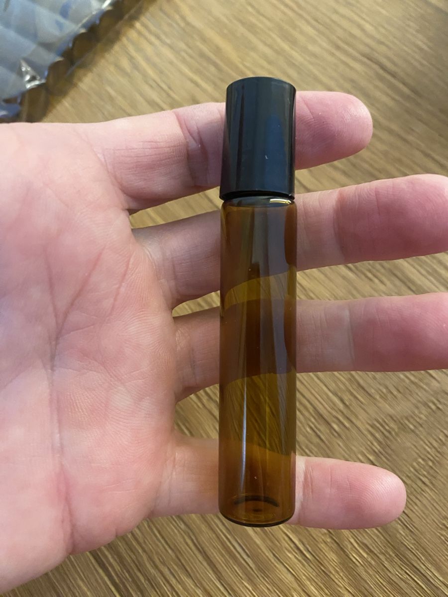 Flaconi: 8 Stück Ätherisches Öl Roll-on Fläschli, Neu & Leer – Nuovo e nell'imballaggio originale da Zürich venduto da joyfulgrace 2