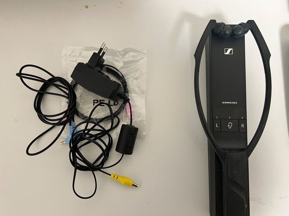 Sennheiser Transmitter TR 5000 mit Kopfhörer RR 5000 Kaufen auf Ricardo