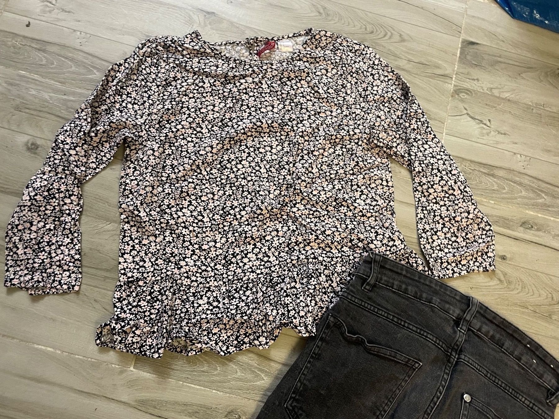 H&M Lotti di vestiti: Süsses H&M Kleiderset Gr.34 Jeans+Bluse – Usato da Obergerlafingen venduto da cabo4 2