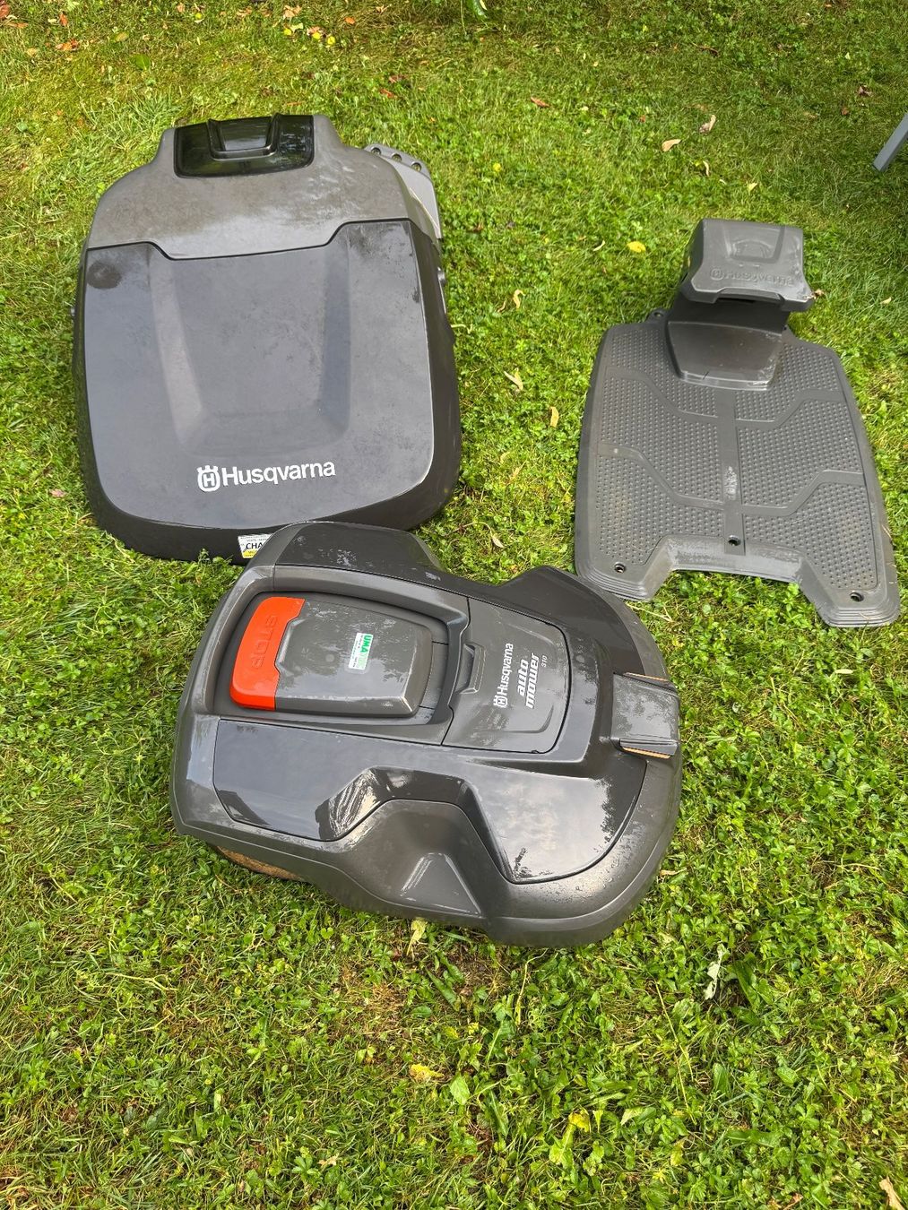 Husqvarna Tagliaerba: Tondeuse Husqvarna auto mower 310 – Usato da Delémont venduto da cadrover 1