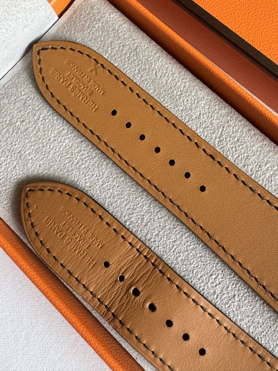Hermès Bracciali & Braccialetti: Hermès 2 Bracelet Cuir Apple Watch Hermès – Usato da Courtaman venduto da sultan16 4