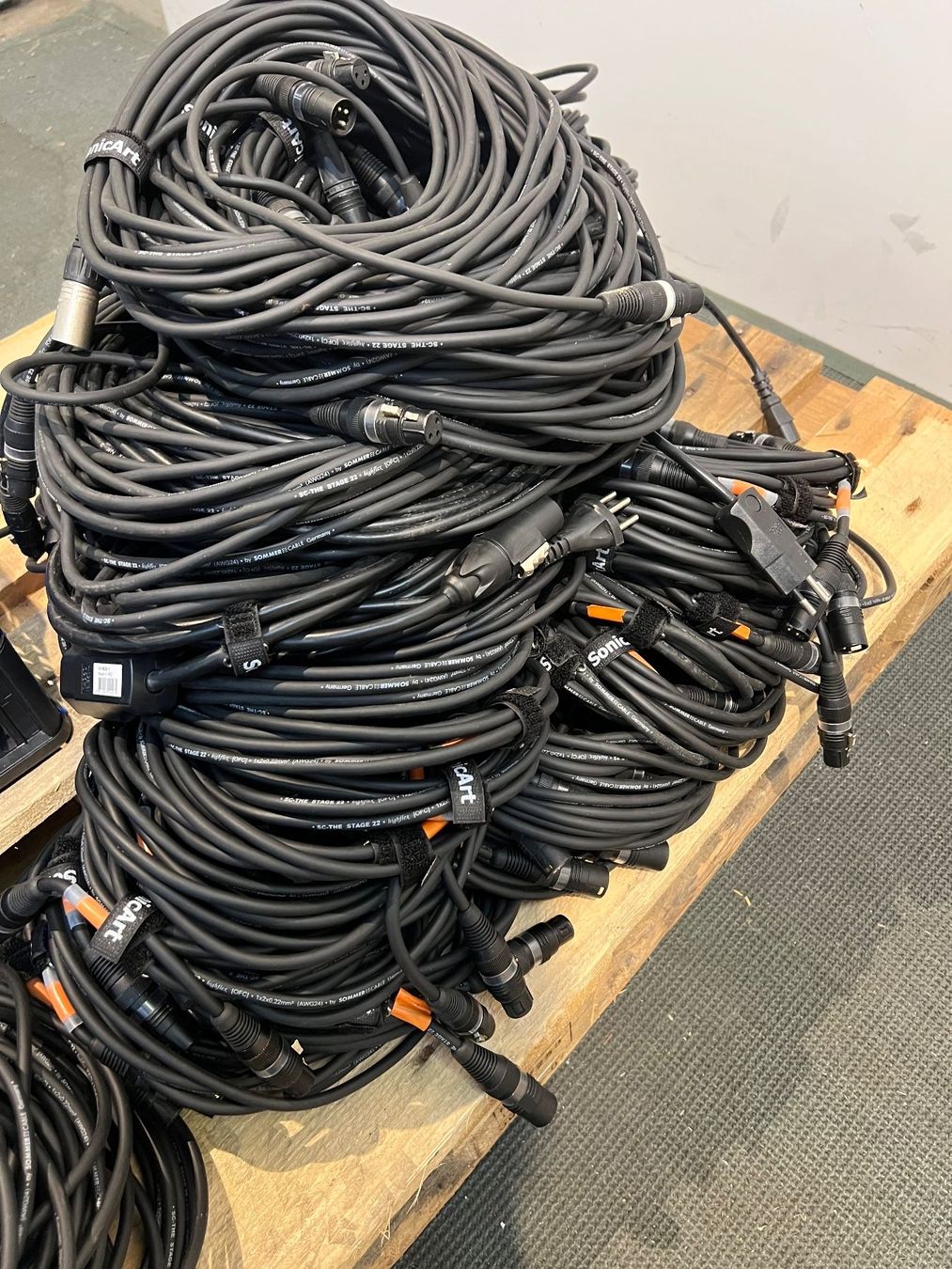 Kabel: 024 Grosser Posten diverse Audiokabel – Gebraucht aus Wangen an der Aare von TBYN 3