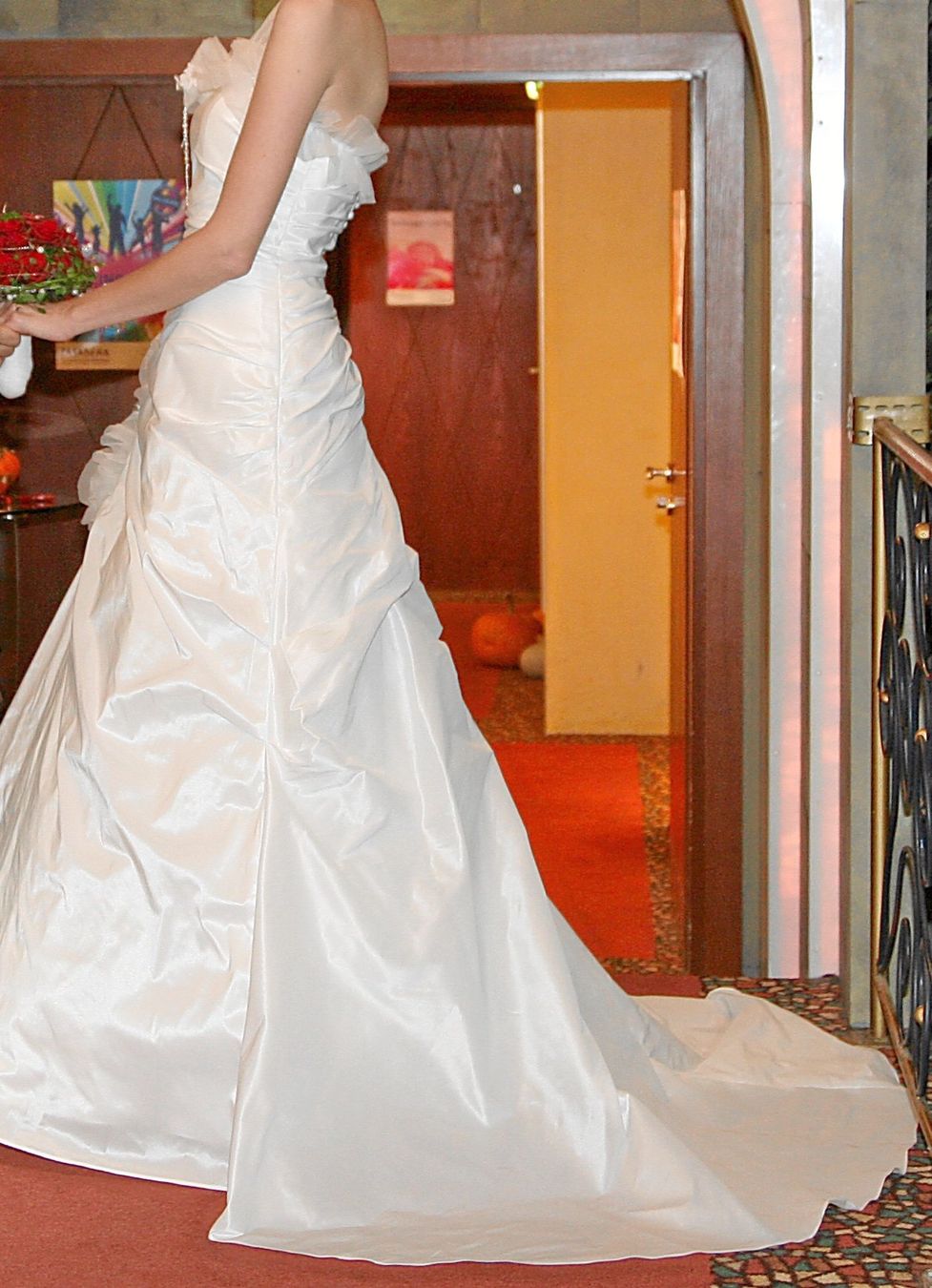Kleider: Hochzeitskleid der Marke Rembo Styling – Gebraucht aus Greifensee von guteangebote 2