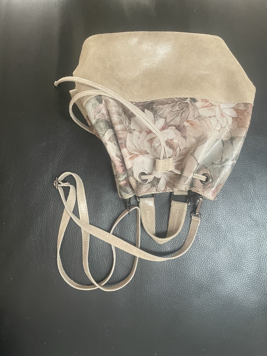 Sacs femmes: Damentasche Leder Blumenmuster – D'occasion à Meierskappel par Hala03 3