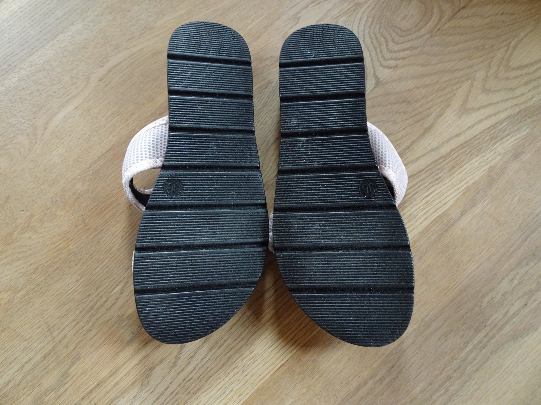 Scarpe da donna: Sandale rosa-schwarz Gr. 36 - 226124 – Usato da Küssnacht am Rigi venduto da Schuhe-Secondhand 3
