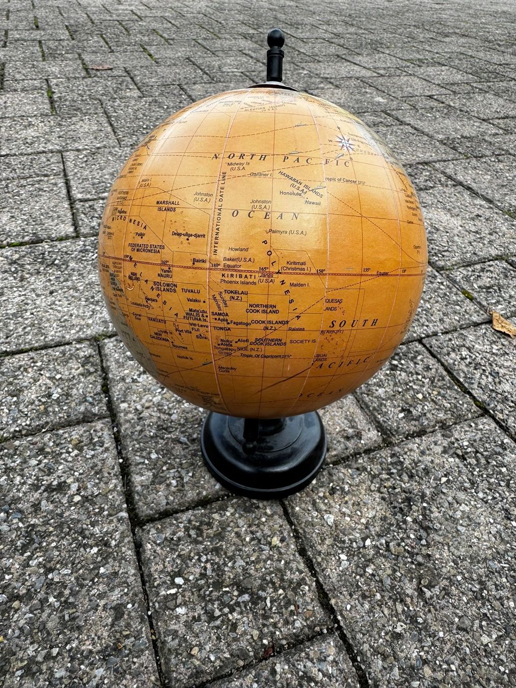 Altro in Decorazioni & Accessori: Weltatlas braun – Usato da Egg b. Zürich venduto da Brocki_Insel_Egg 1