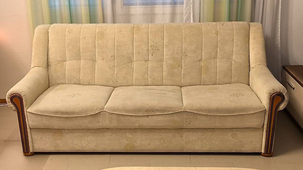 Sofas: Schlafsofa mit Federkern, 2 Meter breit  – Gebraucht aus Möriken AG von awa_2js2