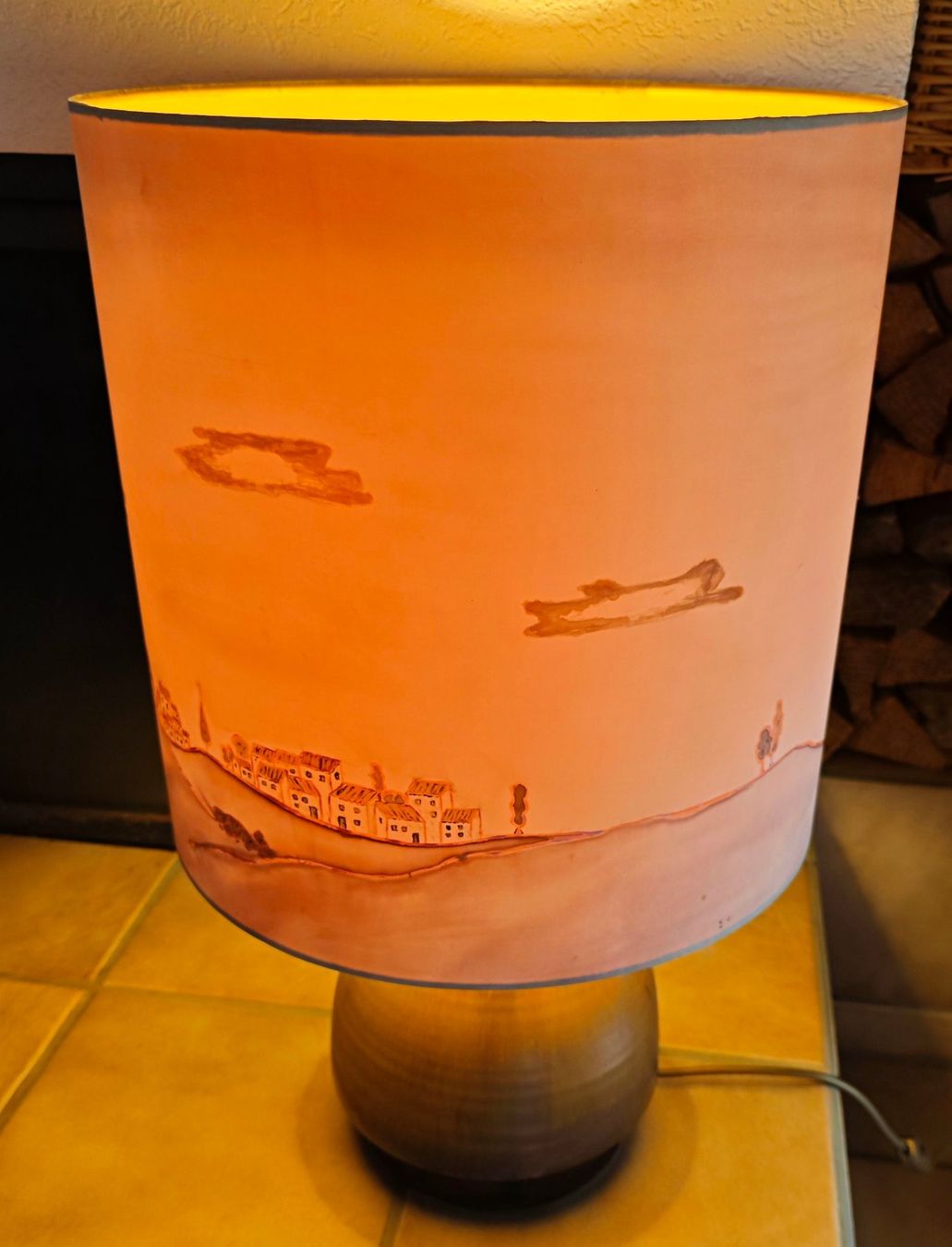 Lampade: Tischlampe mit Seidenmalerei – Usato da Thalwil venduto da Fubatuba