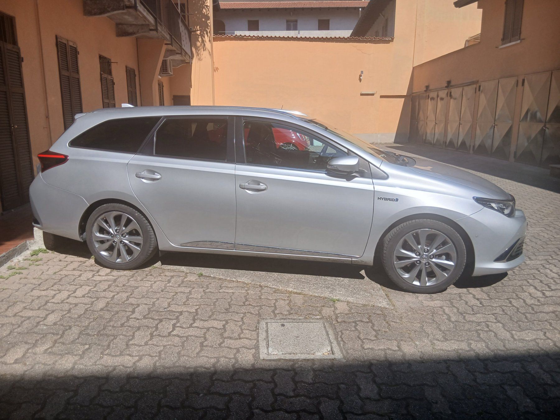Toyota Autos: Auris kombo ibrid – Gebraucht aus Rapperswil SG von max_9kfm