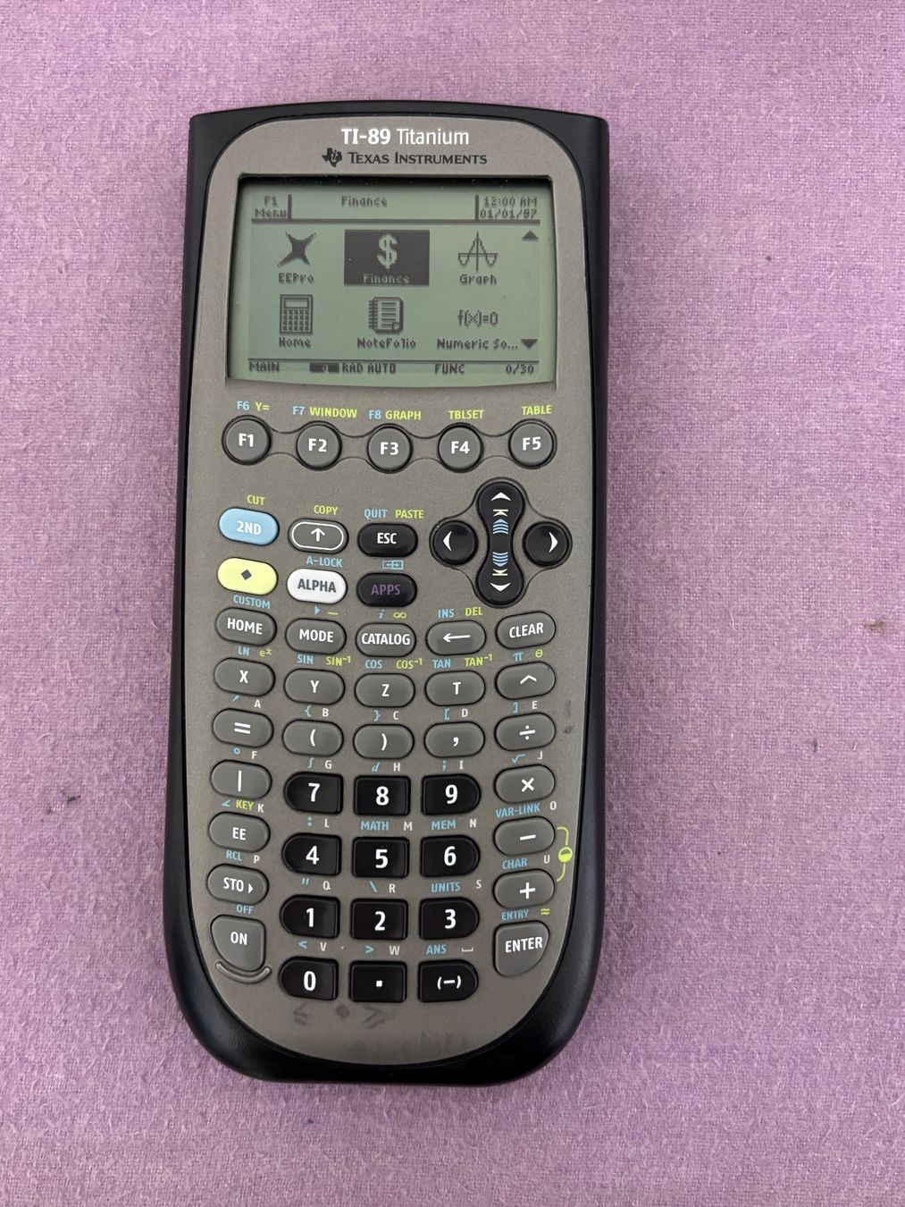 Texas Instruments Calcolatrici tascabili: Texas Instruments TI 89 Titanium Grafikrechner – Usato da THERWIL venduto da Fcbbasel 1