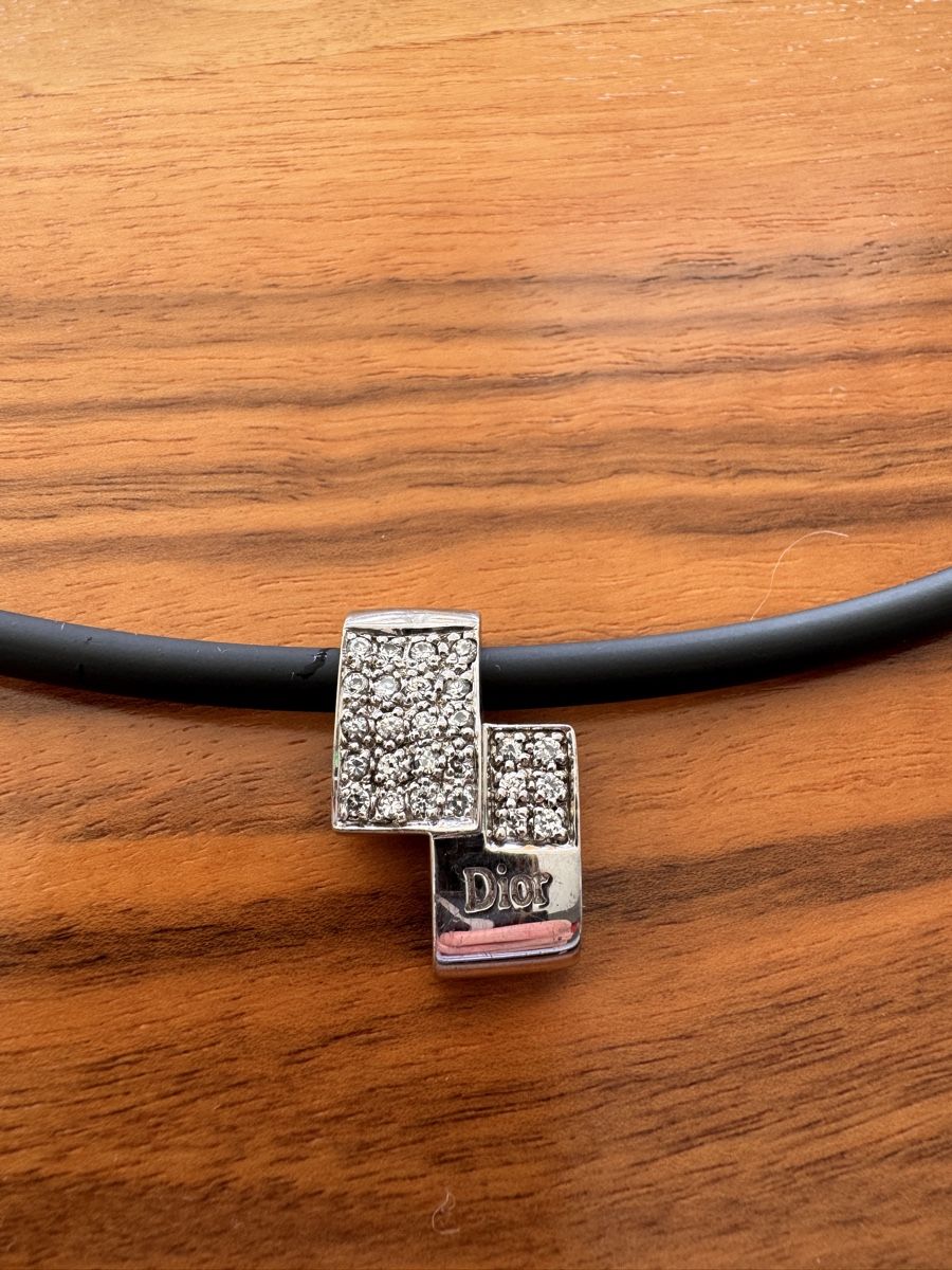 Dior Catenine: Dior massiv silberkette mit kautschukkette – Usato da Gipf-Oberfrick venduto da Iberico 3