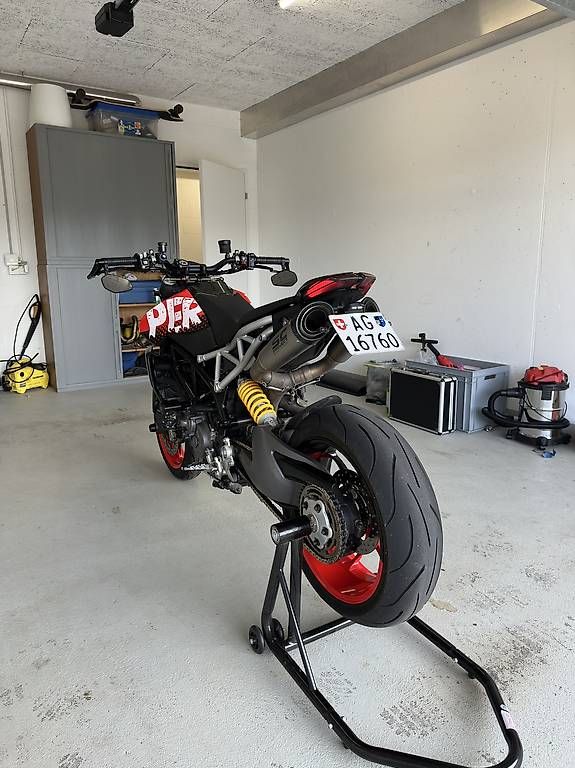 Strada: Ducati Hypermotard 950 RVE 2022 – Usato da Nussbaumen AG venduto da ulululuca 4