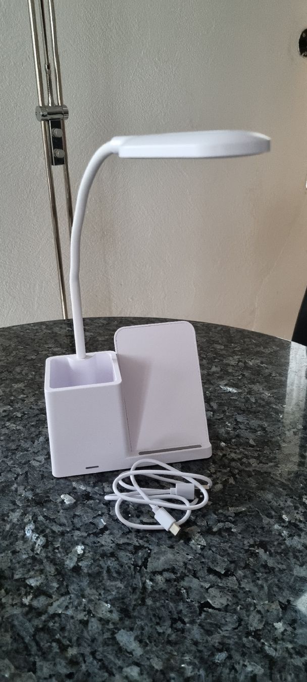 Lampade: Weisse Schreibtischlampe mit USB – Nuovo (secondo la descrizione) da egliswil venduto da Maggy6 1