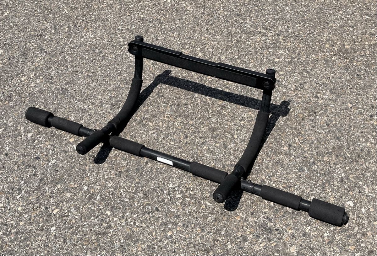 Hometrainer: Barre de traction – Gebraucht aus La Neuveville von Oxalis-Studios
