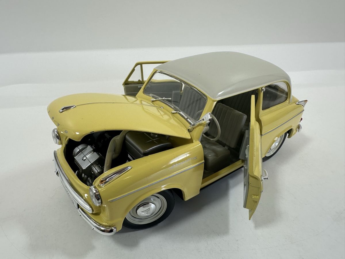 Revell Modellini d'auto: Lloyd Alexander TS 1:18, gelb, REVELL – Usato da Zofingen venduto da rf9_x2xt 9