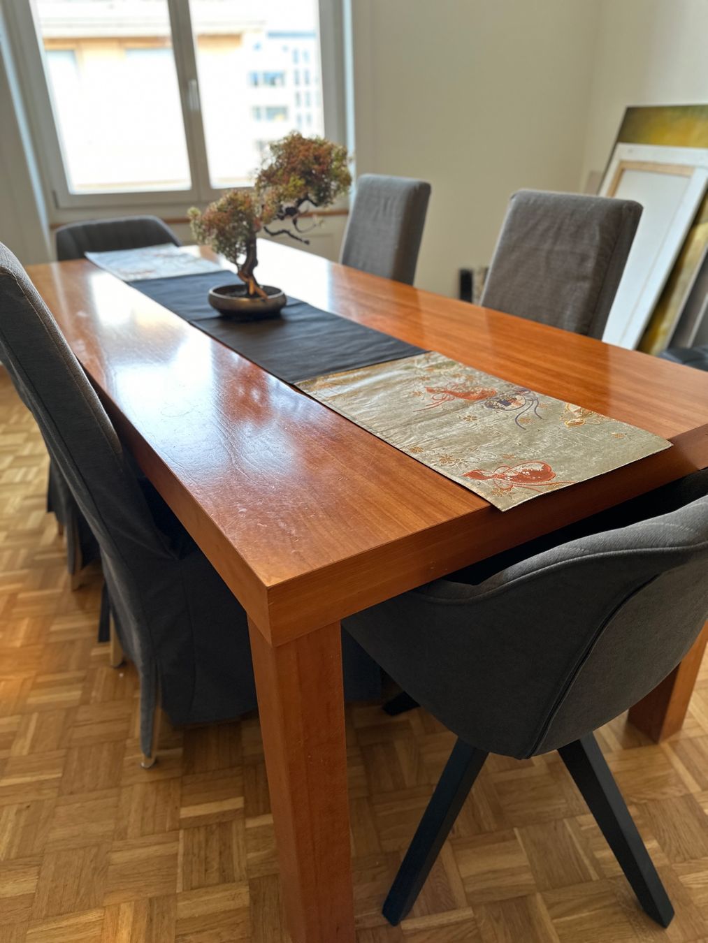 Interio Set de table et chaises: Premium Solid Cherry Wood Dining Table Set | 6–8 Seater – D'occasion à Zürich par Curated.Chapters 2