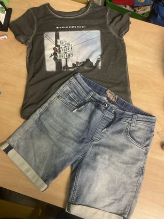 C&A T-Shirt mit Druck und kurze Jeans Gr. 158/164
