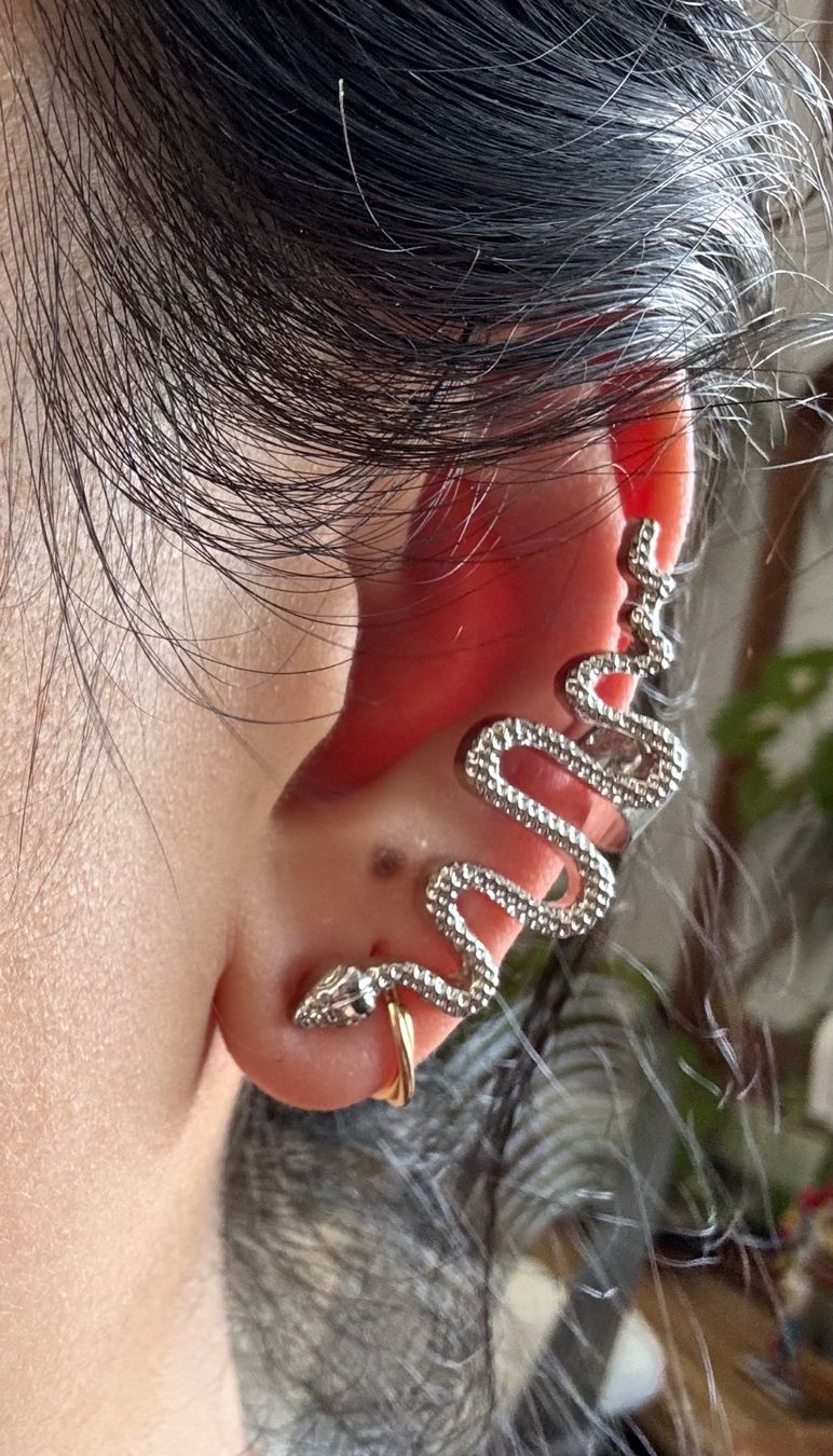 Orecchini pendenti & Orecchini a lobo: New snake earring with cuff - silver metal – Nuovo (secondo la descrizione) da Zürich venduto da kri_zhv2