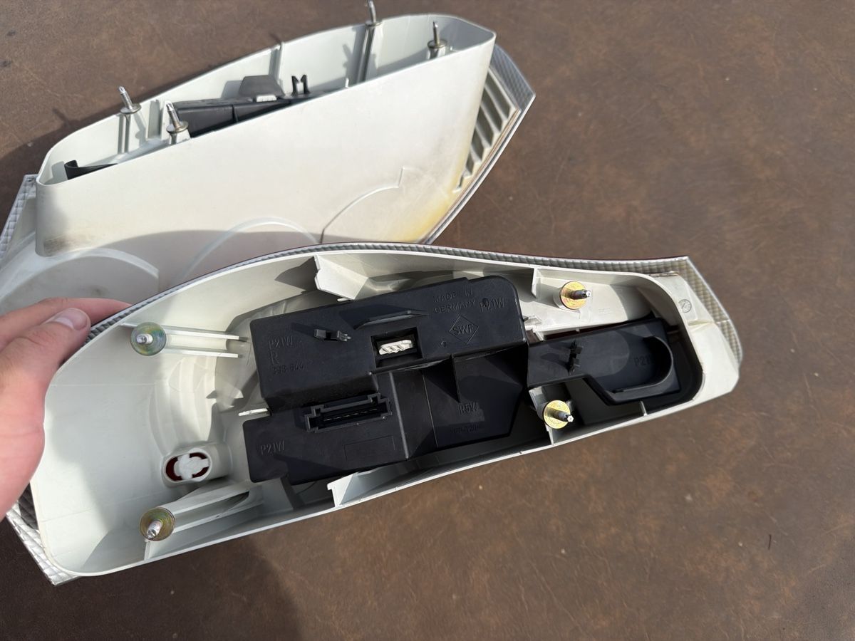 Porsche Alle Autoersatzteile: Porsche 986 Boxster Rückleuchten  – Gebraucht aus Wolfwil von Rolex1 5