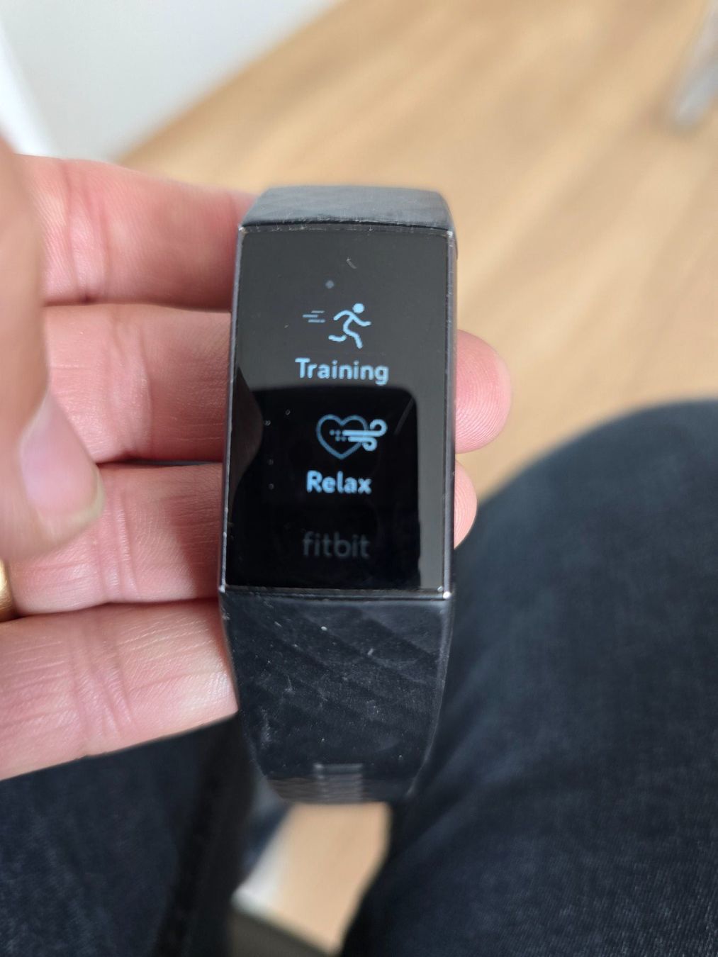 Fitbit Smartwatch: Fitbit Charge 3  Multifunktionelle Uhr fast neu – Nuovo (secondo la descrizione) da Rorschacherberg venduto da Scharfeegge 2