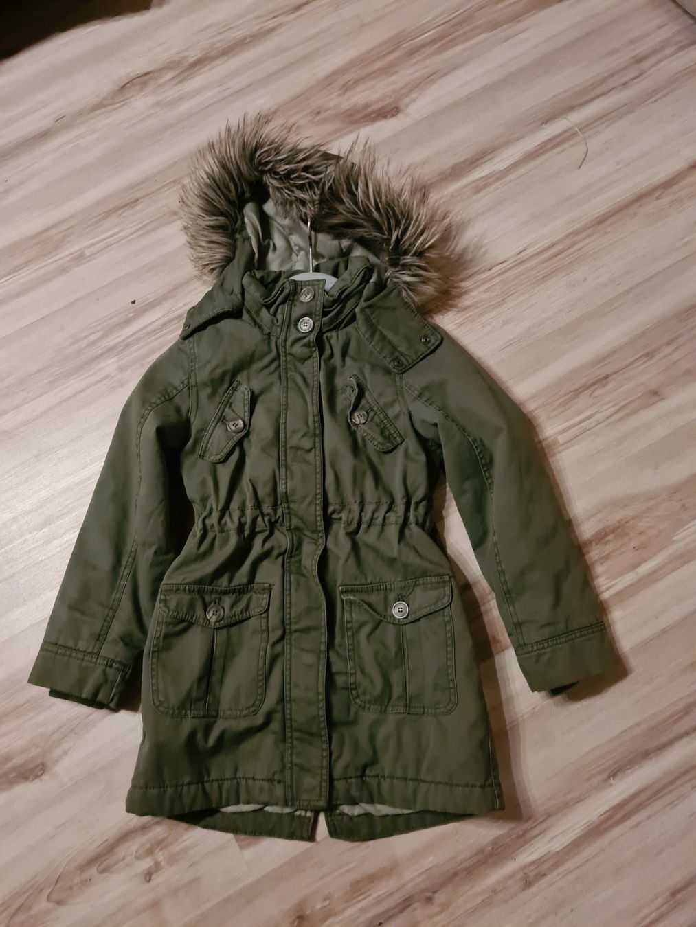 Giacche & Cappotti: Hübsche kapuzzenjacke mit Pelz gr.134 – Usato da Ferden venduto da jemyce